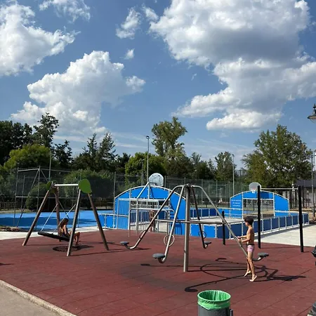 Picon Con Jardin Y Piscina Privada