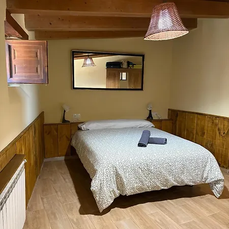 Picon Con Jardin Y Piscina Privada Ocero